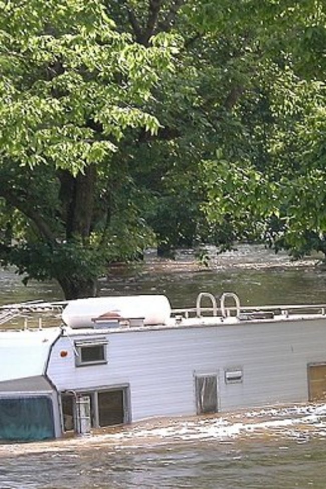 Dauercamper Überschwemmung Symbolbild