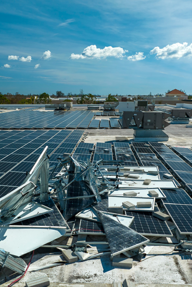 Betreiberhaftpflicht zeigt PV-Anlage auf einem Dach